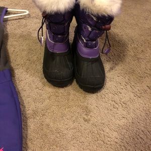 Snow boots